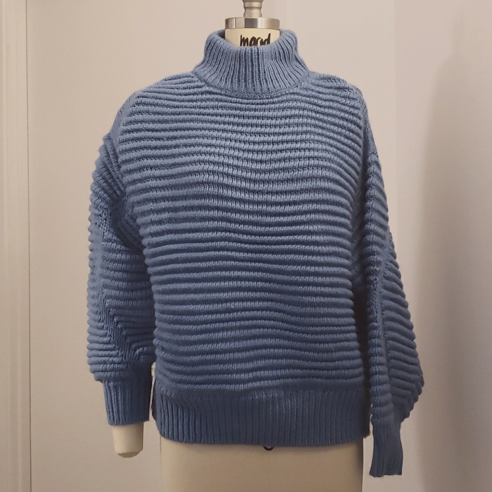 H&M WOOL SWEATER NWOT